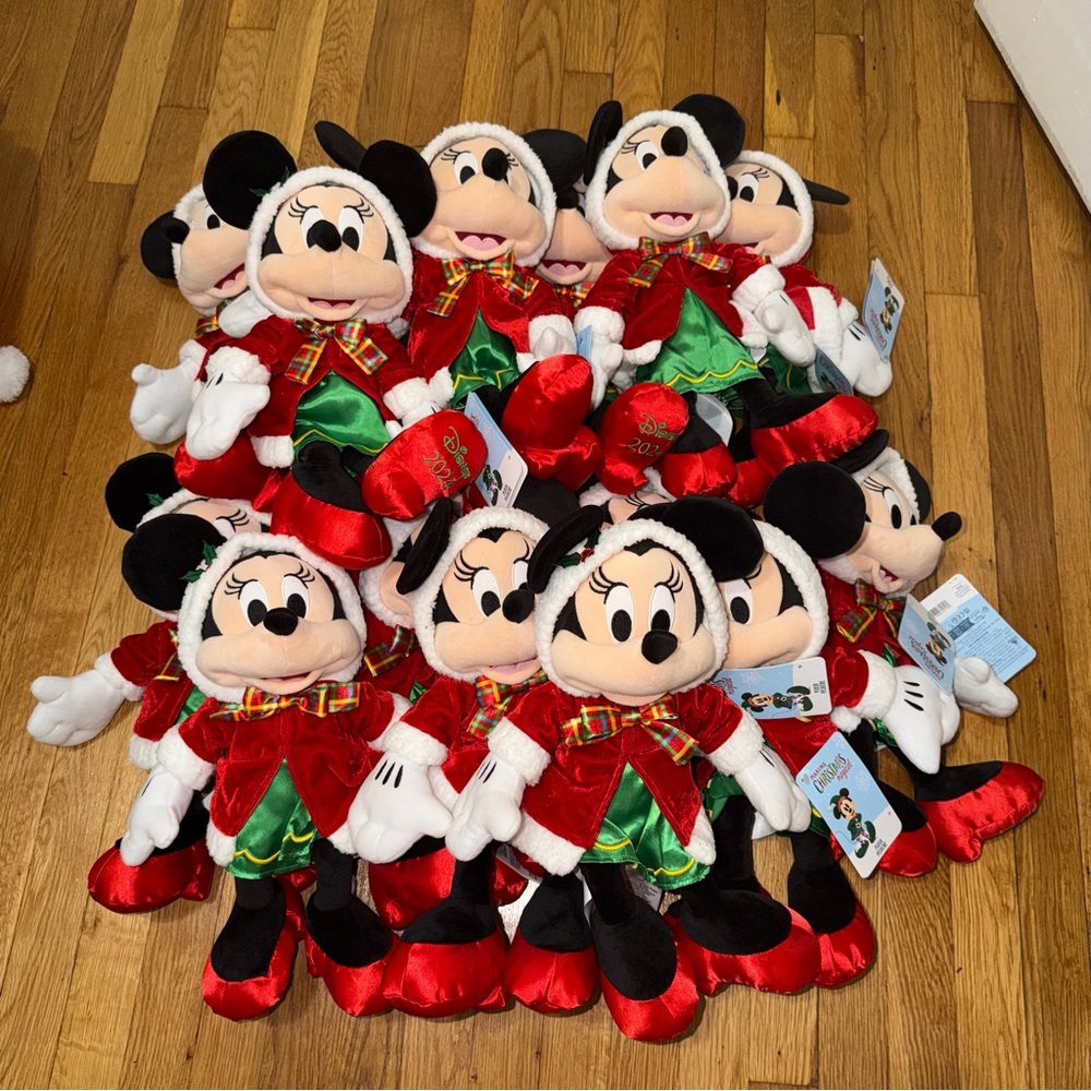 ONE DISNEY Minnie Mouse Holiday Plush 2024 Medium 16'' Making Christmas Magical
